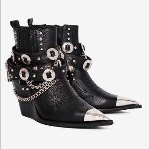 Jeffrey Campbell Hawthorne Rocker Chain
Harness Boots Women's Size 9